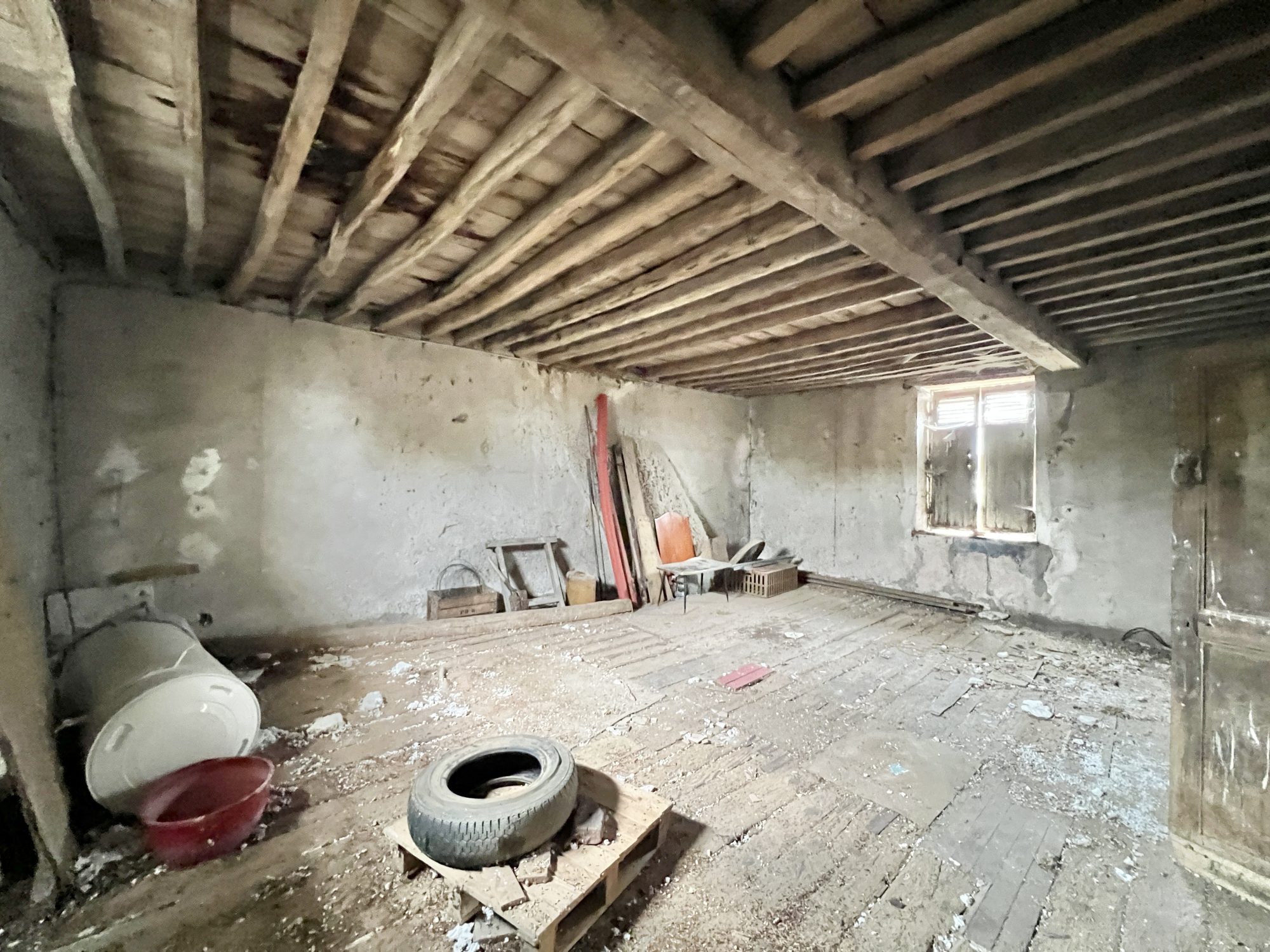 Ancienne Maison travaux à prévoir !